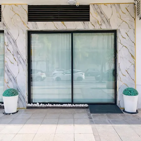 Apartamento Kosta Homes - Modern Coastal Getaway 400m From Sea *