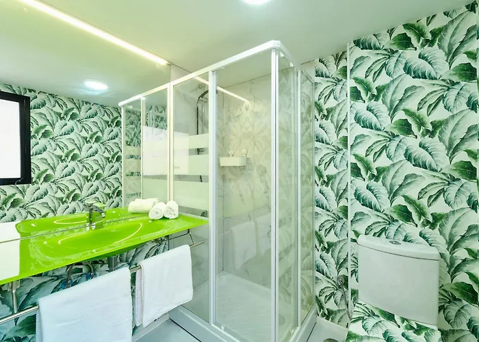 Kosta Homes - Modern Coastal Getaway 400m From Sea Apartment Torremolinos