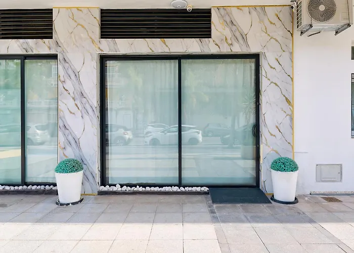 Apartment Kosta Homes - Modern Coastal Getaway 400m From Sea *