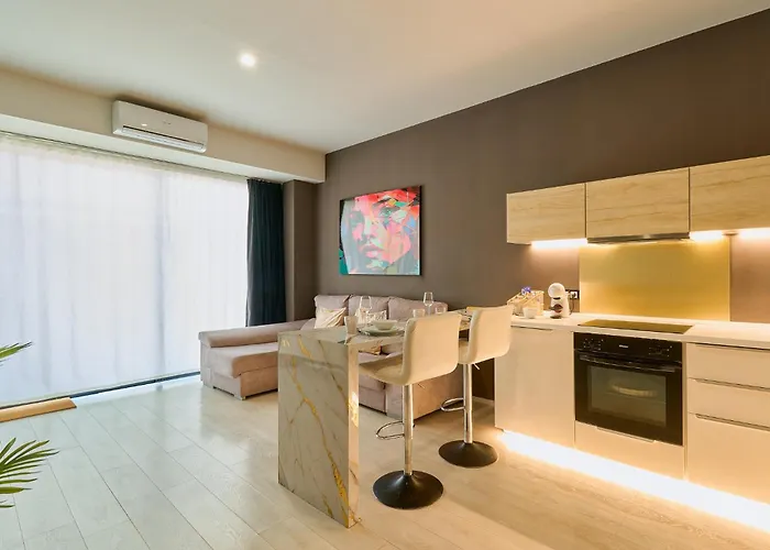 Kosta Homes - Modern Coastal Getaway 400m From Sea Apartamento